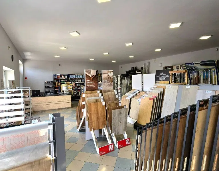 Dom + lokal handlowo usługowy + magazyn + hala